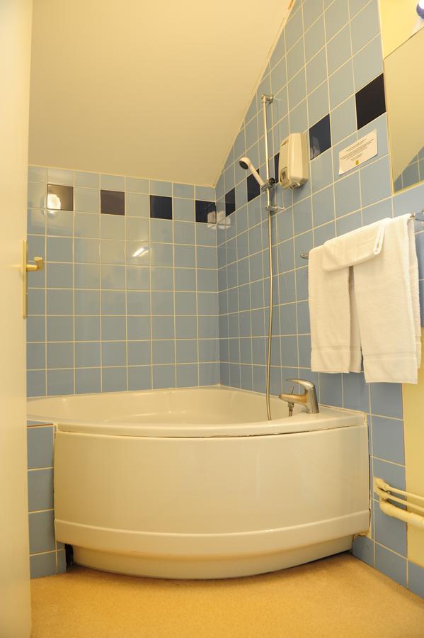 Logis Argonne Hotel Vouziers Экстерьер фото