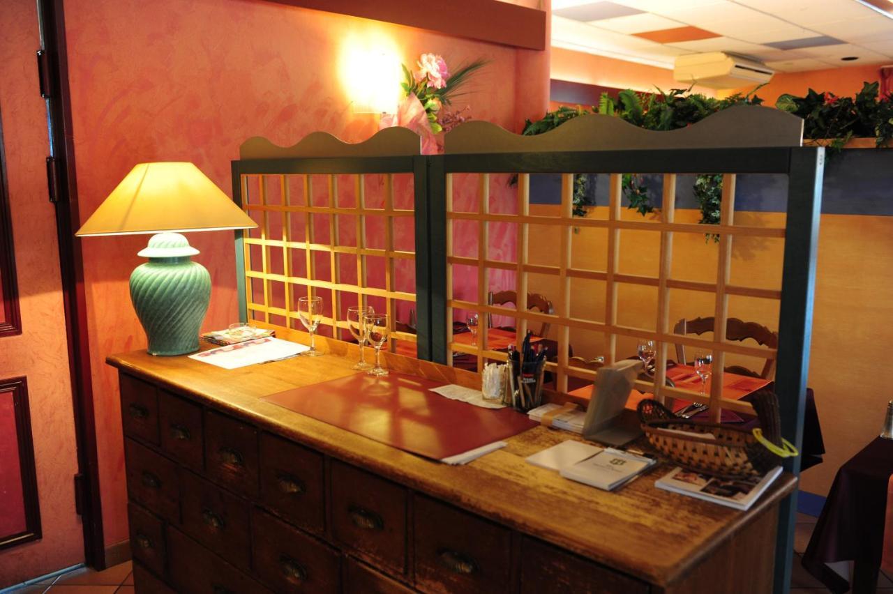 Logis Argonne Hotel Vouziers Экстерьер фото