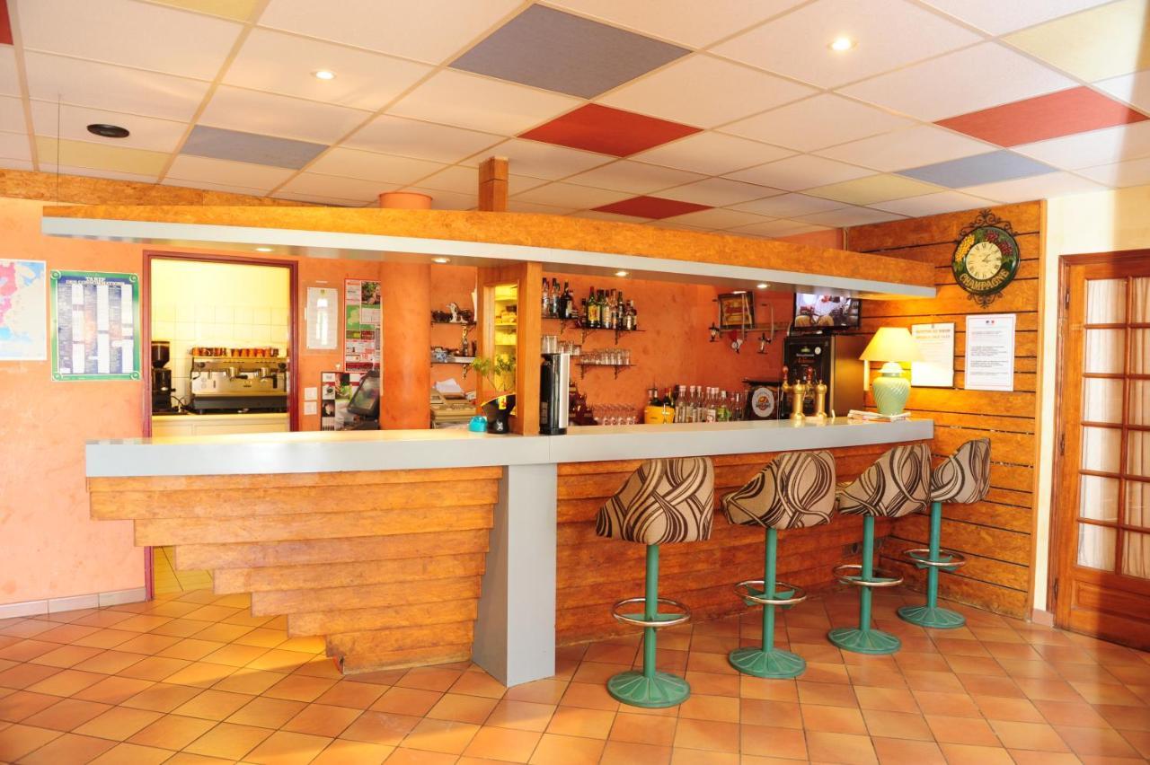Logis Argonne Hotel Vouziers Экстерьер фото